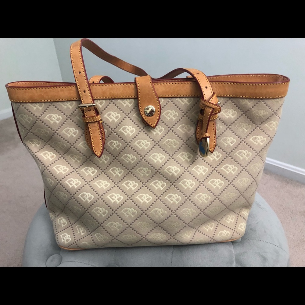 Dooney & Bourke medium tote bag